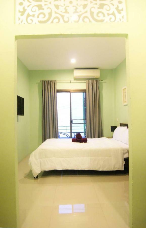 Enrico Hostel Patong Ngoại thất bức ảnh