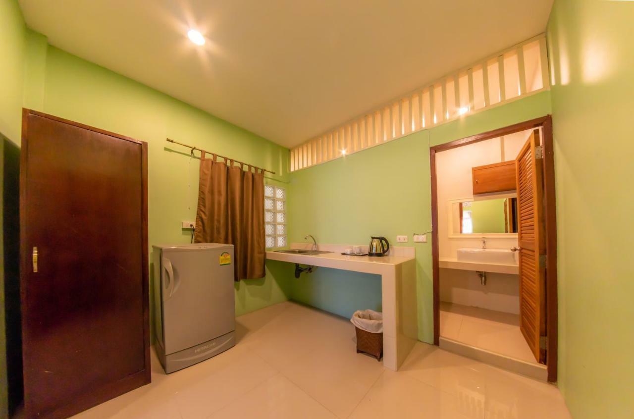 Enrico Hostel Patong Ngoại thất bức ảnh