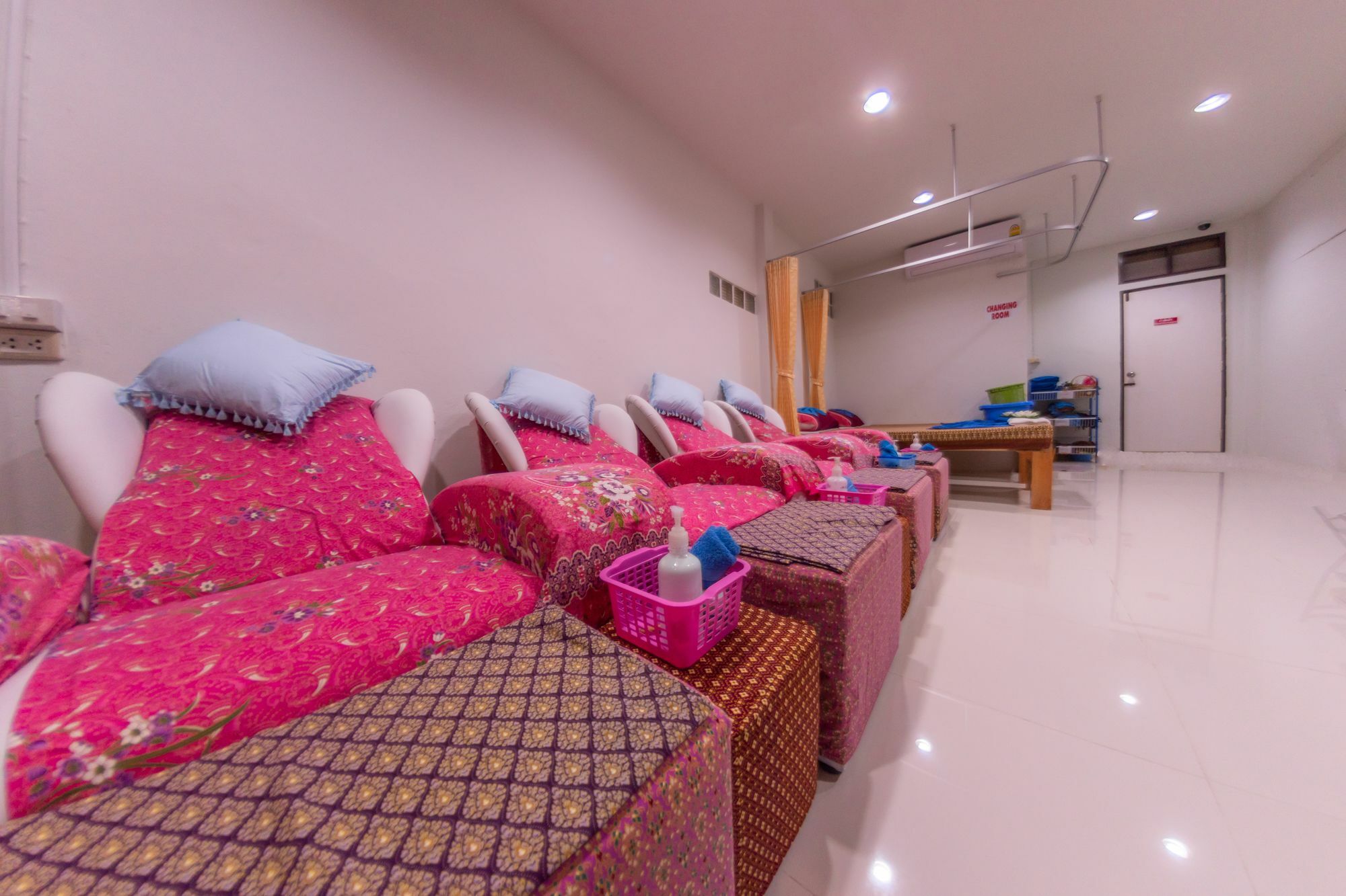 Enrico Hostel Patong Ngoại thất bức ảnh